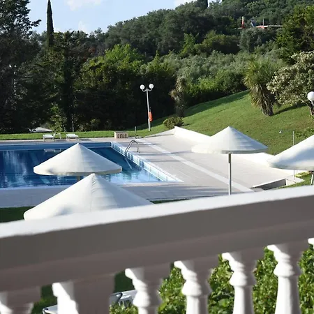 Rebecca's Village Corfu ホテル コルフ島